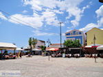 The gezellige villagesplein of Heraion (Ireon) - Island of Samos - Photo JustGreece.com